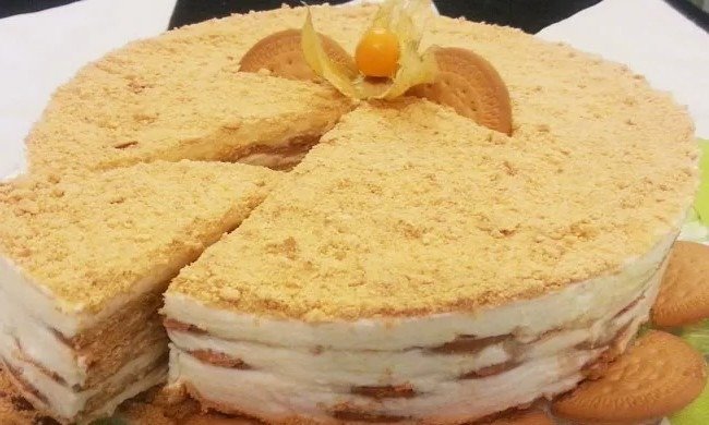 Bolo de Bolacha com Leite Condensado Cremoso Derrete na Boca