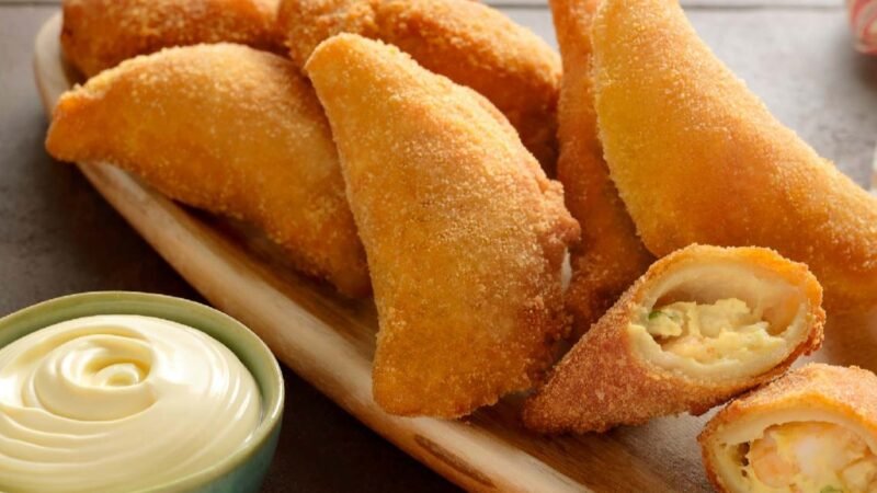 Receita de Rissóis de Camarão Simples Sequinho e  Crocantes