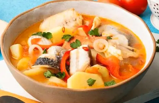 Caldeirada de Peixe — Receita Simples e Saborosa