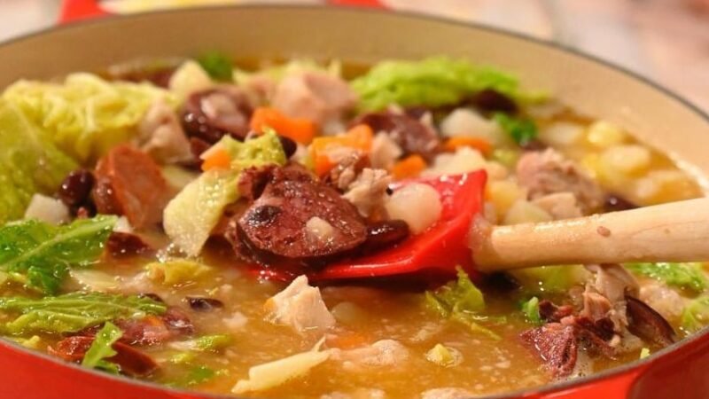 Sopa da Pedra Portuguesa Receita incrivelmente Saborosa
