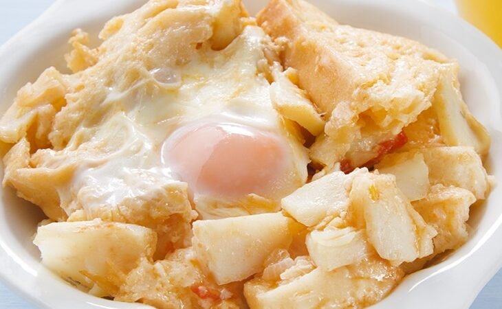 Açorda de bacalhau seco feita como nos tempos antigos