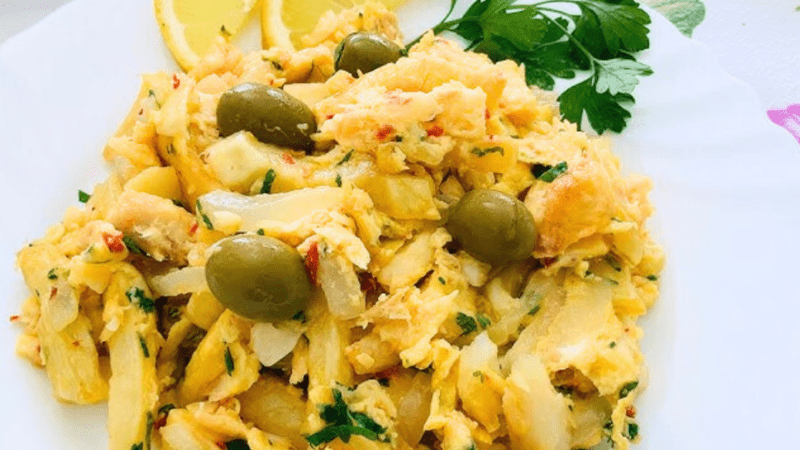 Bacalhau à Brás na Air Fryer: O clássico português agora mais saudável, rápido e sem cheiro a fritura!