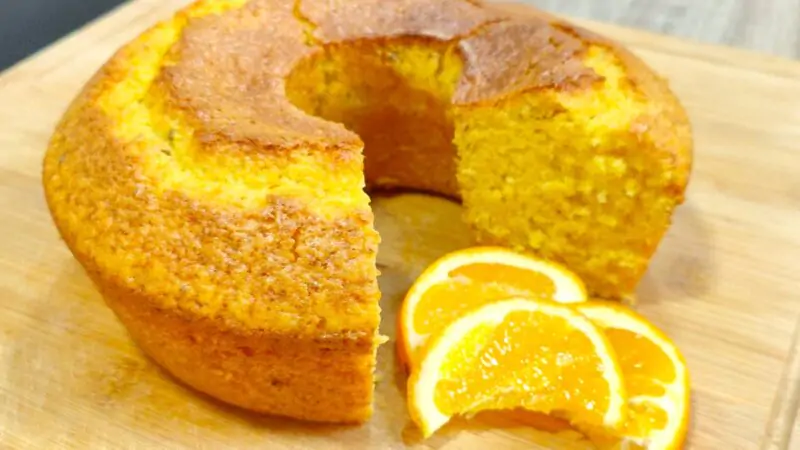 Bolo de Laranja de Liquidificador com casca : O segredo para ficar ultra húmido