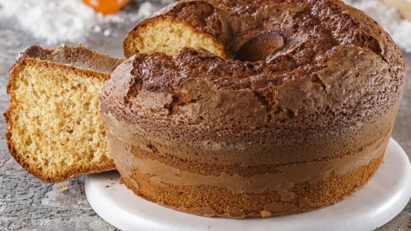 Bolo podre alentejano com textura úmida e sabor intenso