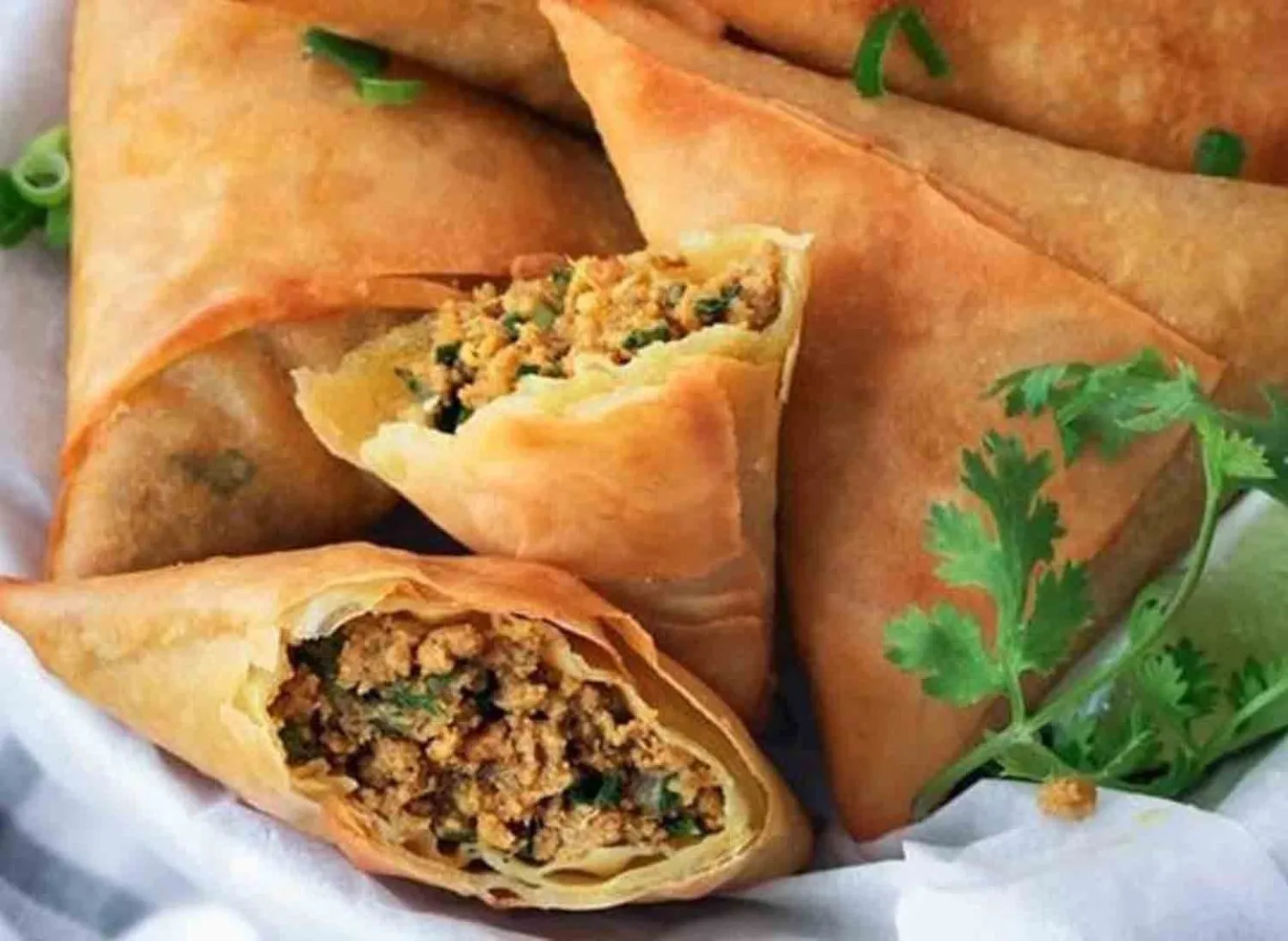 Chamuças à Portuguesa: Petisco Caseiro Bem Temperada