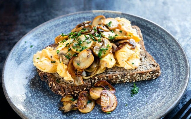 Ovos Mexidos com Cogumelos: Simples e Deliciosos