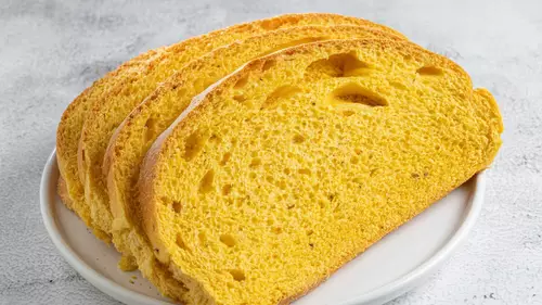 Pão de milho amarelo português, macio e nutritivo