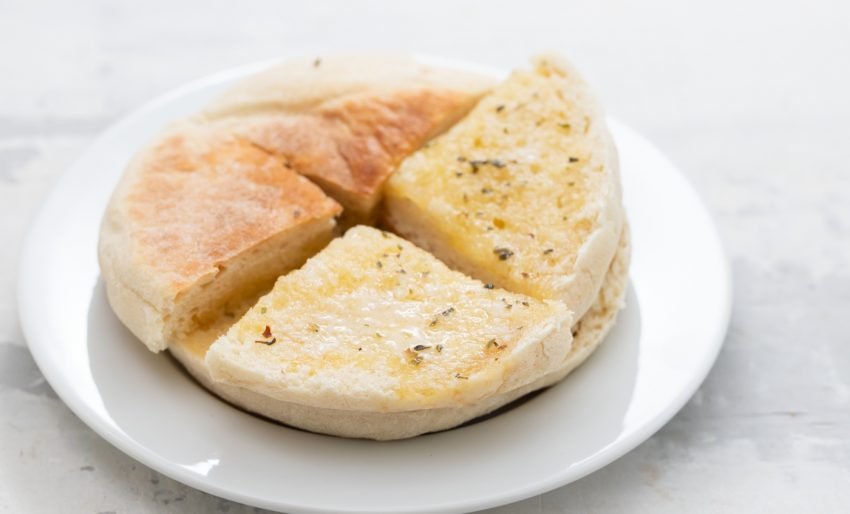 Receita Fácil de Bolo do Caco – Pão Típico da Madeira