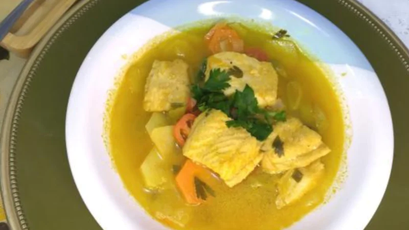 A Sopa de Peixe ‘levanta-mortos’ que aqueceu Portugal Rica, cremosa